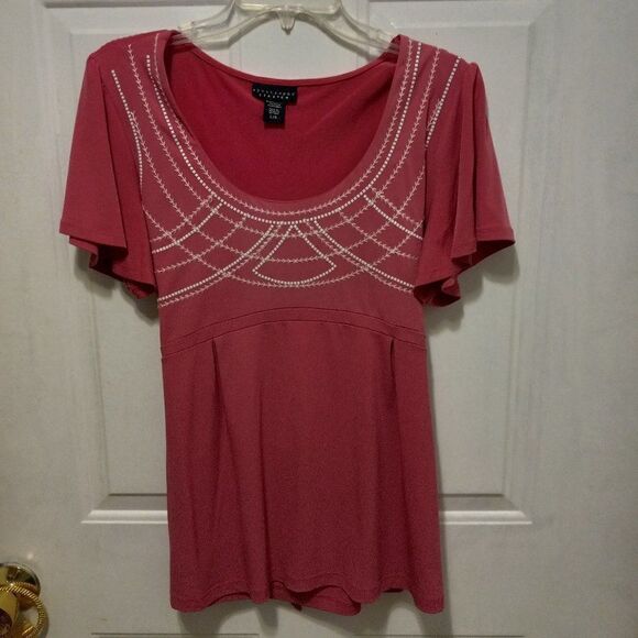 Apostrophe' Stretch Pink Embellished Top - Picture 1 of 6
